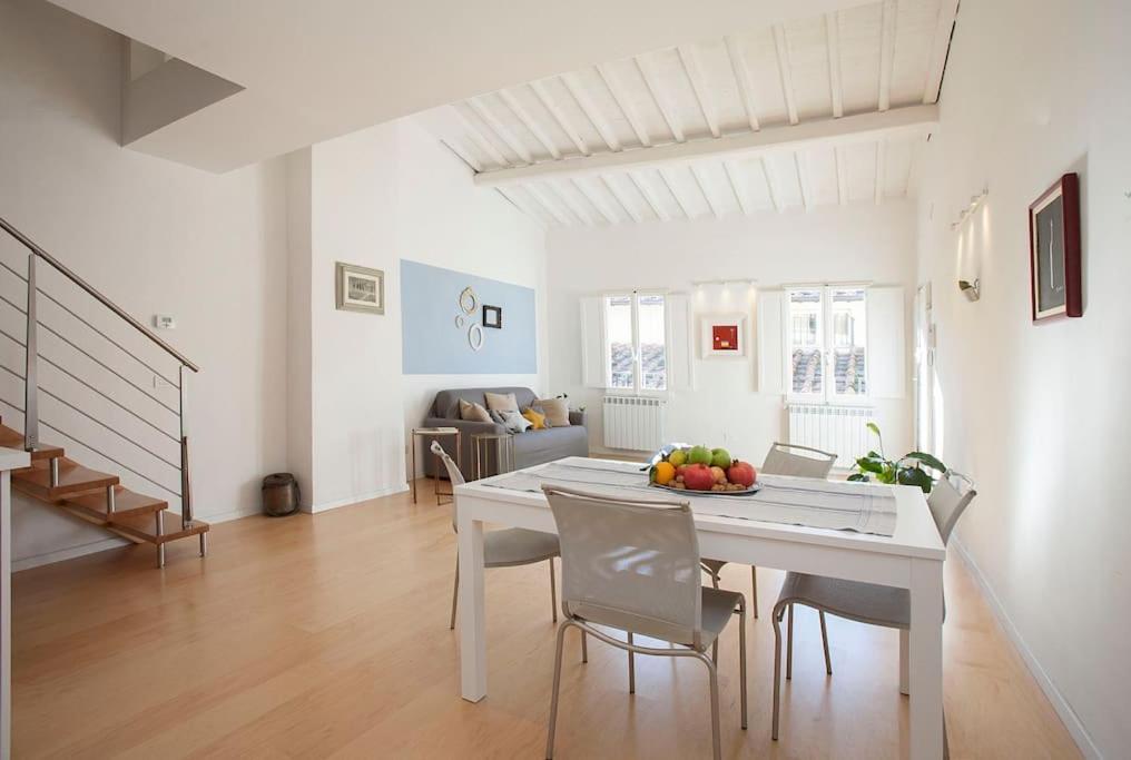 Design Home: Uffizi-ponte Vecchio Charm Apartamento *